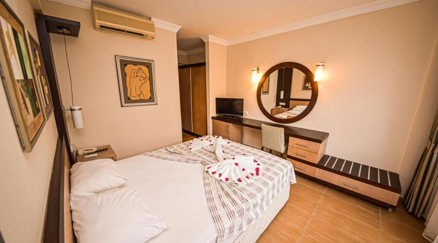 Bezay Hotel   3*