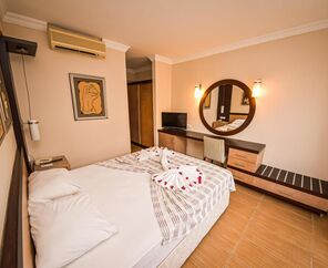 Bezay Hotel   3*