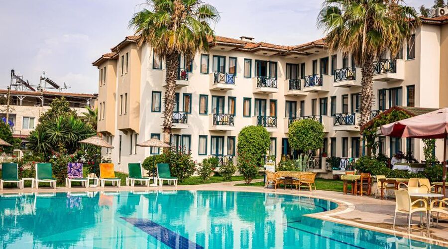 Bezay Hotel   3*