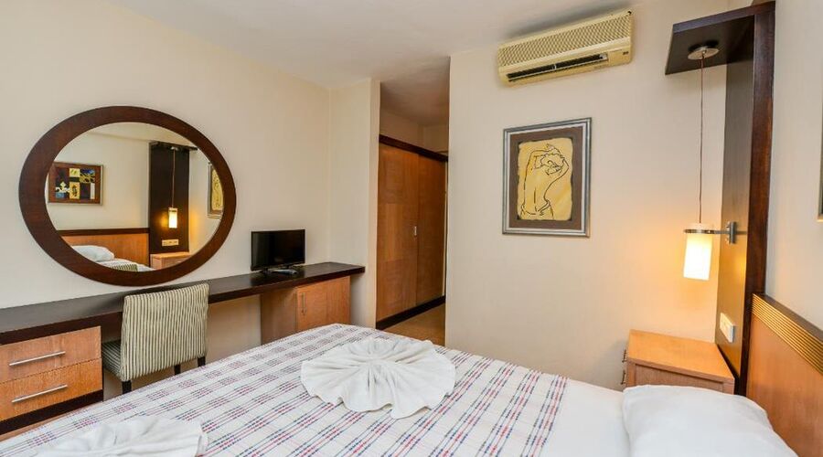Bezay Hotel   3*