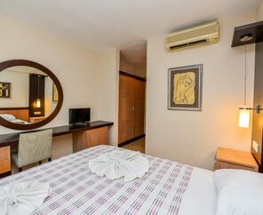 Bezay Hotel   3*