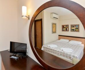 Bezay Hotel   3*
