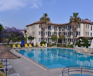 Bezay Hotel   3*