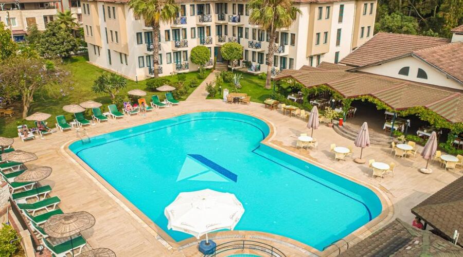 Bezay Hotel   3*