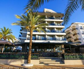 Aurasia Beach Hotel  3*