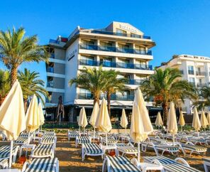 Aurasia Beach Hotel  3*