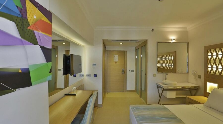 Aurasia Design Hotel 3*