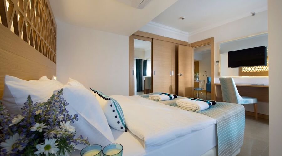 Aurasia Design Hotel 3*