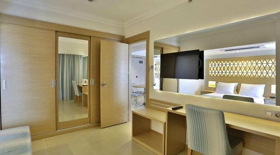 Aurasia Design Hotel 3*