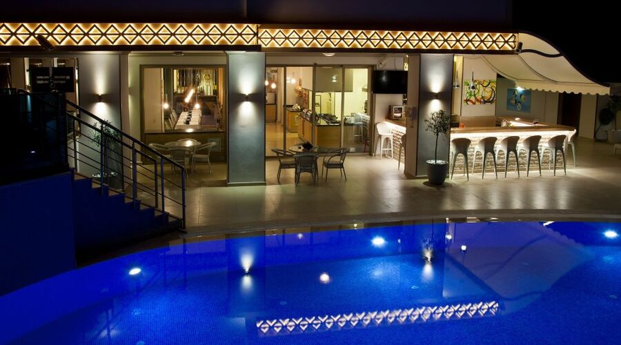 Aurasia Design Hotel 3*