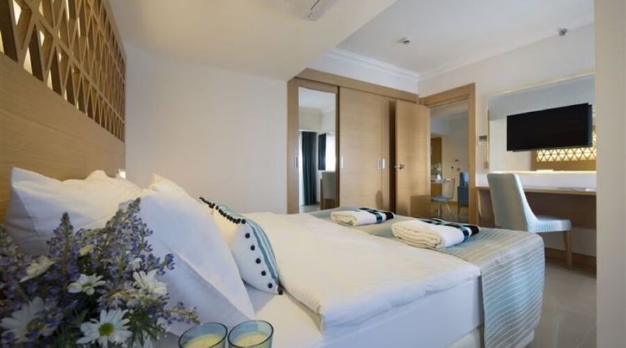 Aurasia Design Hotel 3*