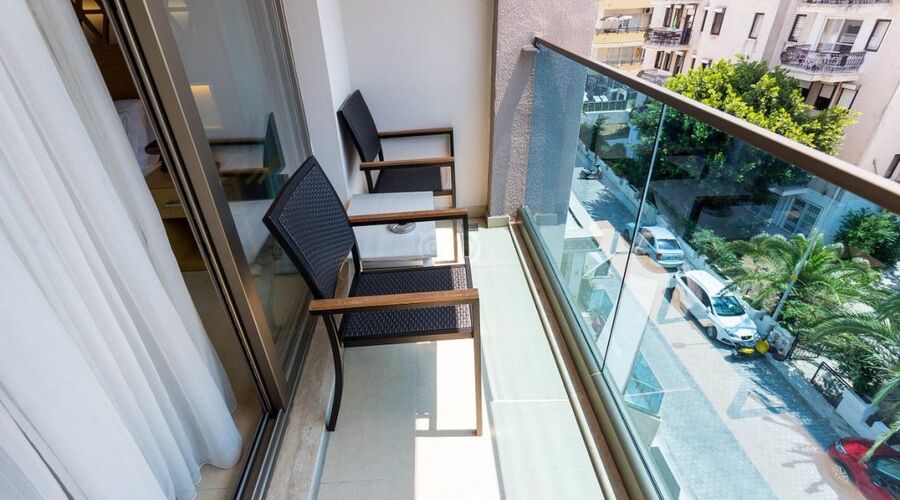 Aurasia Design Hotel 3*