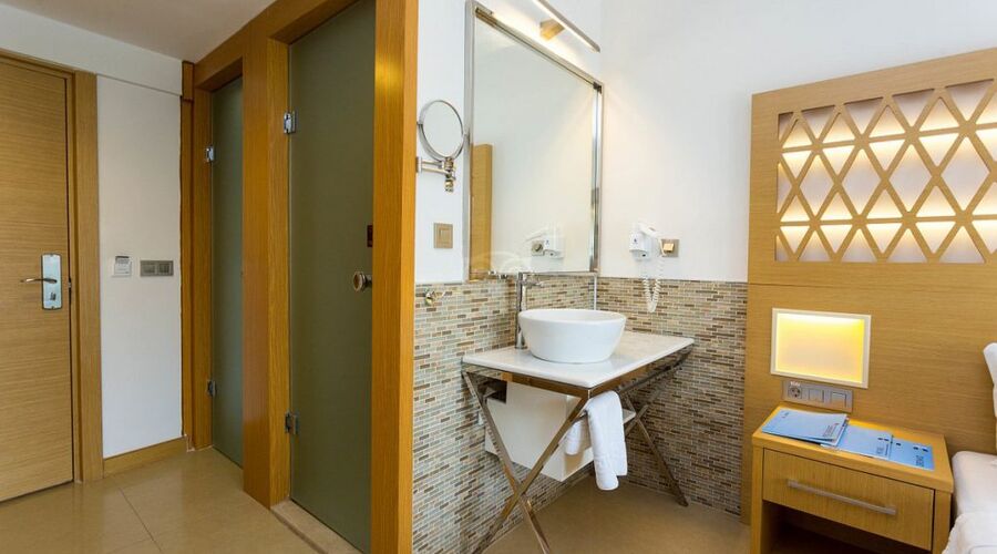 Aurasia Design Hotel 3*