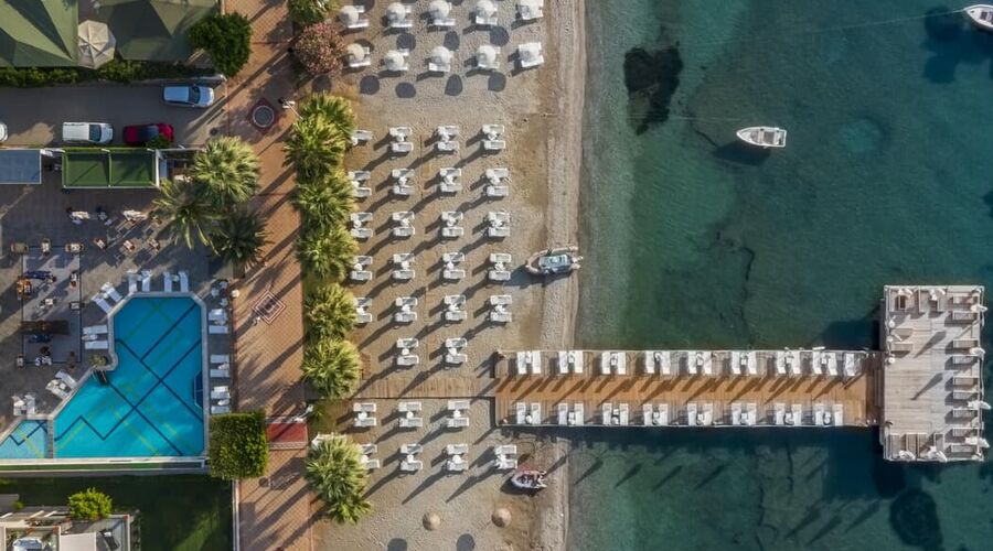 Cettia Beach Resort 4*
