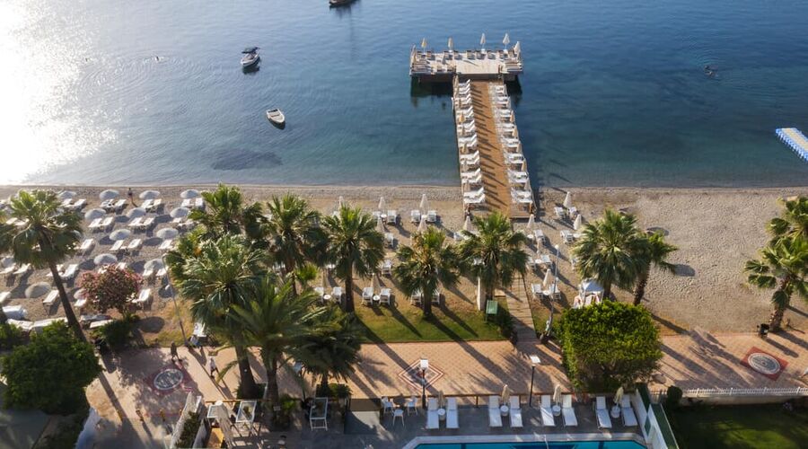 Cettia Beach Resort 4*