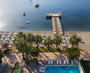 Cettia Beach Resort 4*