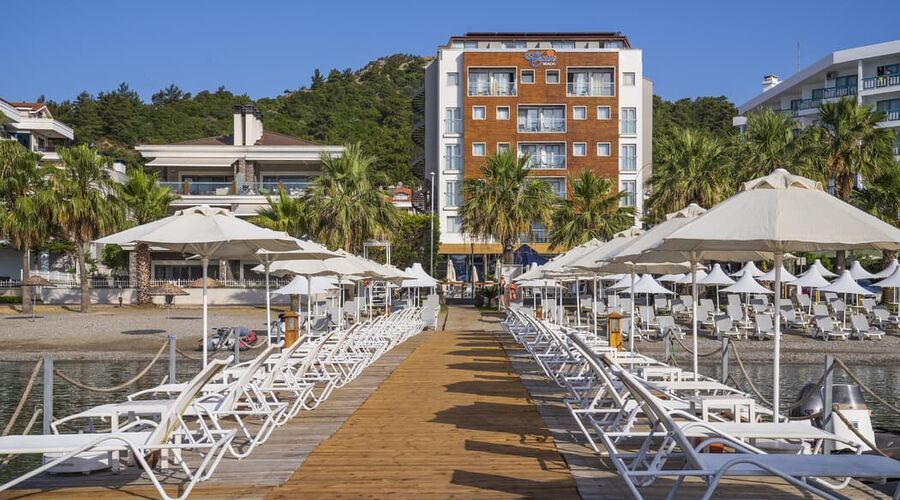 Cettia Beach Resort 4*