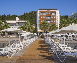 Cettia Beach Resort 4*