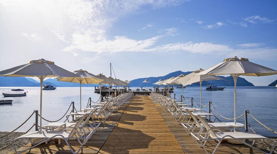 Cettia Beach Resort 4*