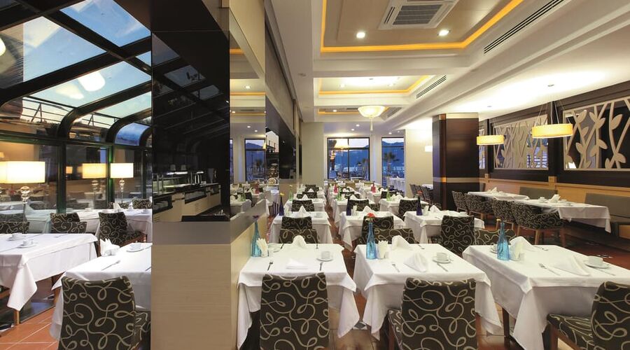 Cettia Beach Resort 4*