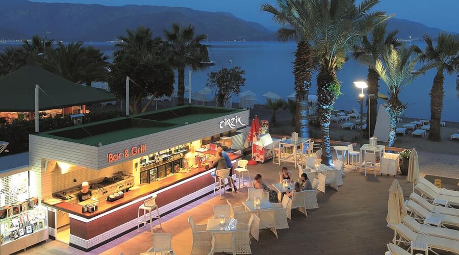 Cettia Beach Resort 4*