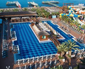 Quattro Beach Spa & Resort Otel