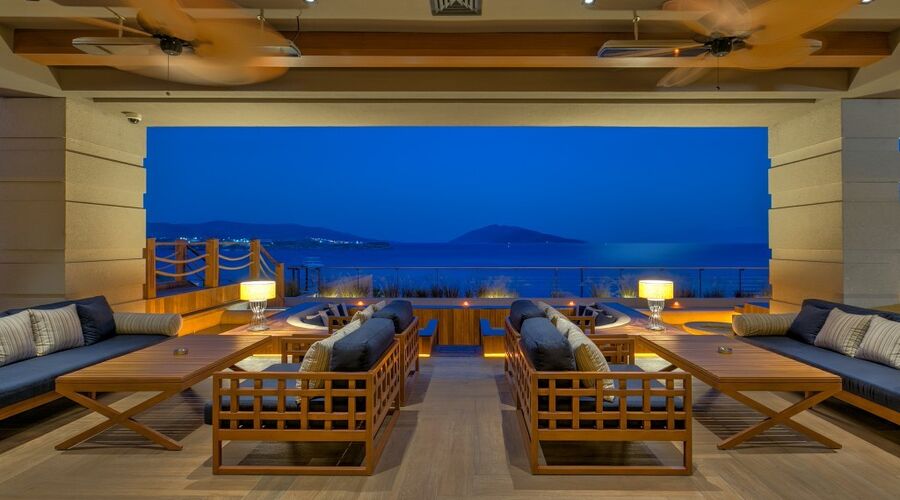 Caresse a Luxury Collection Resort & Spa