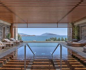 Caresse a Luxury Collection Resort & Spa