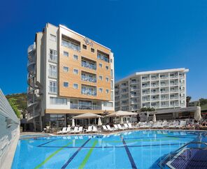 Cettia Beach Resort 4*