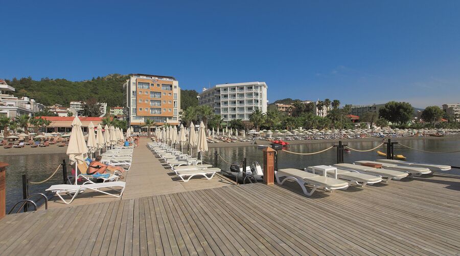Cettia Beach Resort 4*