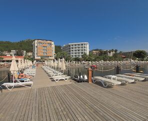 Cettia Beach Resort 4*