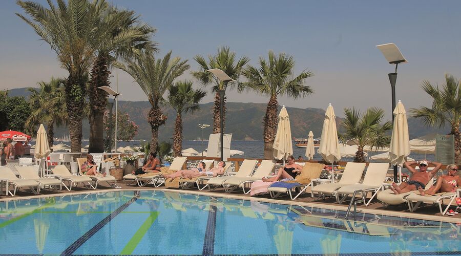 Cettia Beach Resort 4*