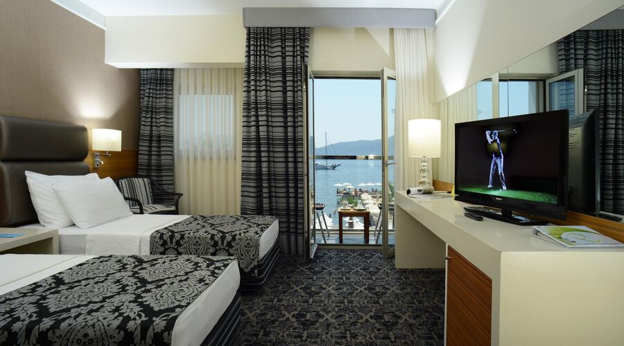 Cettia Beach Resort 4*