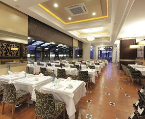 Cettia Beach Resort 4*
