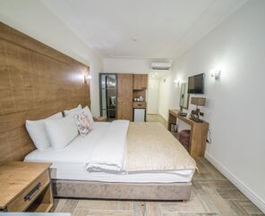 Aurasia Beach Hotel  3*