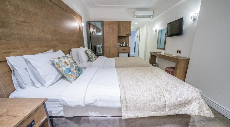 Aurasia Beach Hotel  3*