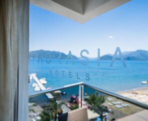 Aurasia Beach Hotel  3*