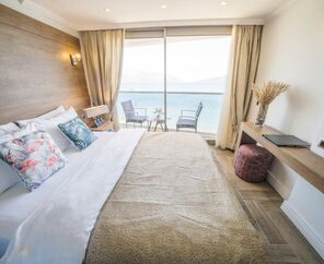 Aurasia Beach Hotel  3*