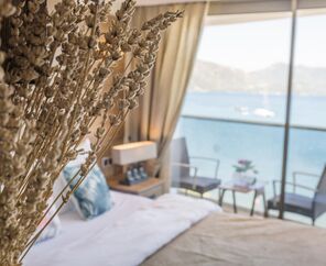 Aurasia Beach Hotel  3*