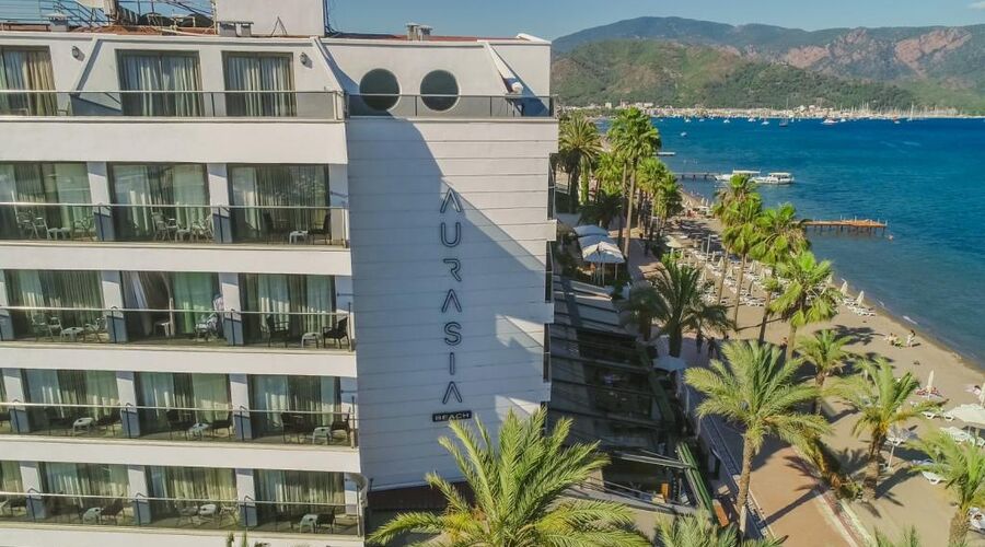 Aurasia Beach Hotel  3*