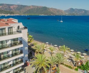 Aurasia Beach Hotel  3*