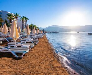 Aurasia Beach Hotel  3*