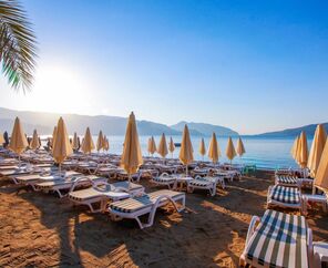 Aurasia Beach Hotel  3*