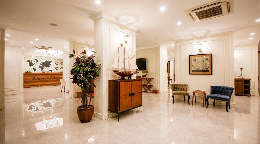 Aurasia Beach Hotel  3*