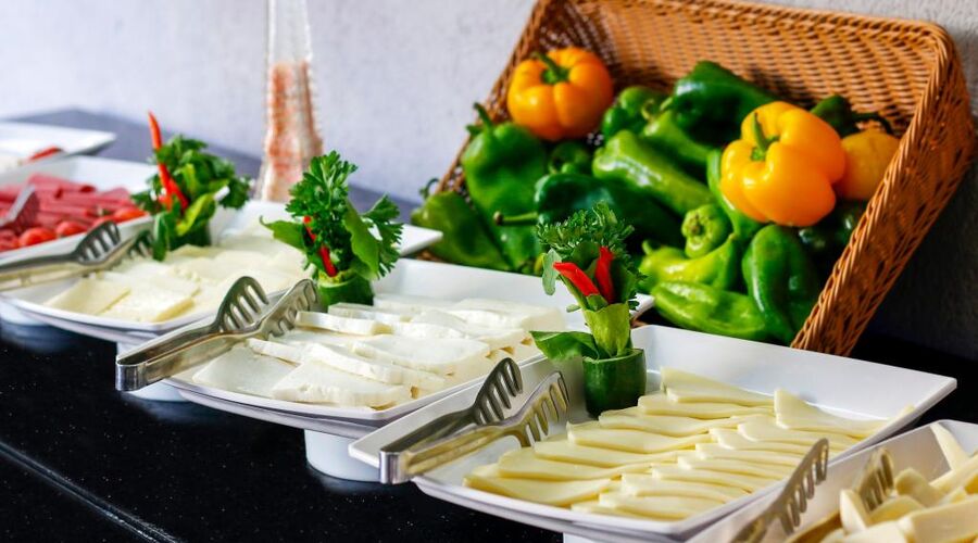 Aurasia Beach Hotel  3*