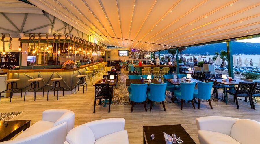 Honeymoon Beach Hotel  3*