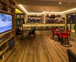 Honeymoon Beach Hotel  3*