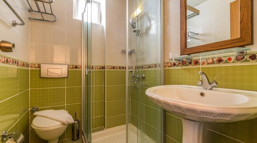 Honeymoon Beach Hotel  3*