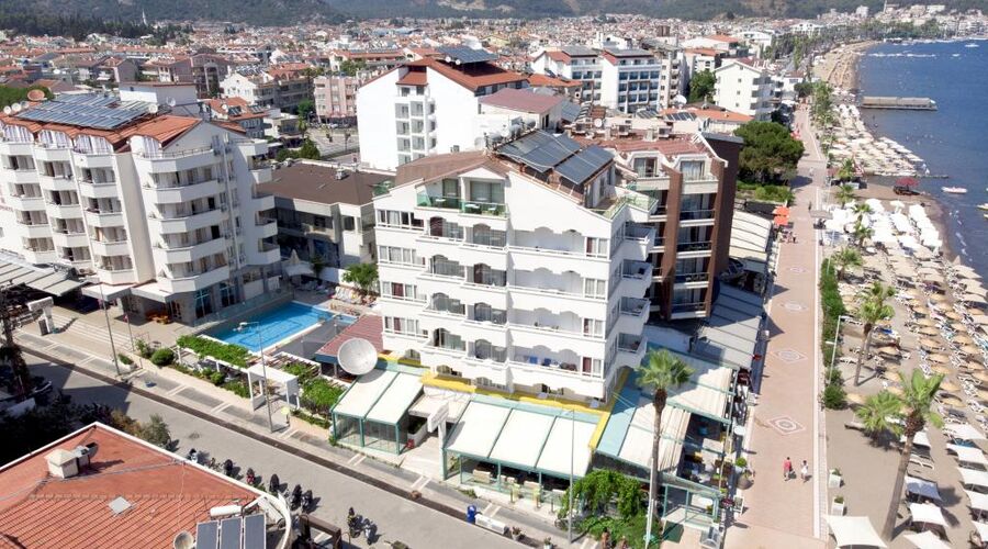 Honeymoon Beach Hotel  3*