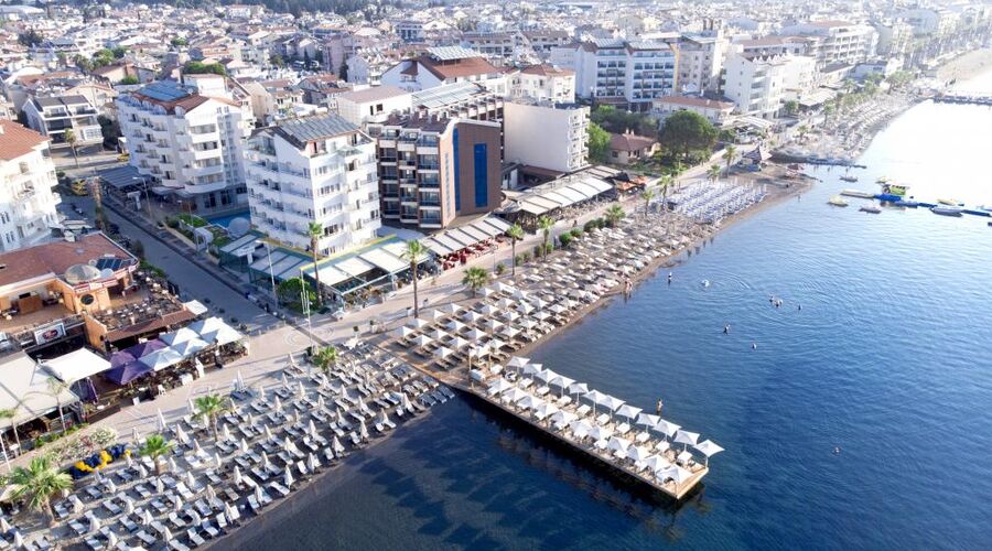 Honeymoon Beach Hotel  3*